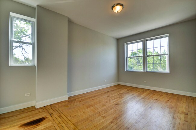 3734 W. Diversey | Unit 3F Living Room - 3734 W. Diversey Ave.
