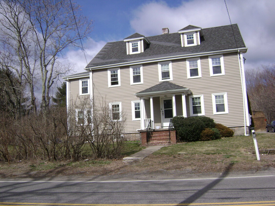 Primary Photo - 397 Village St