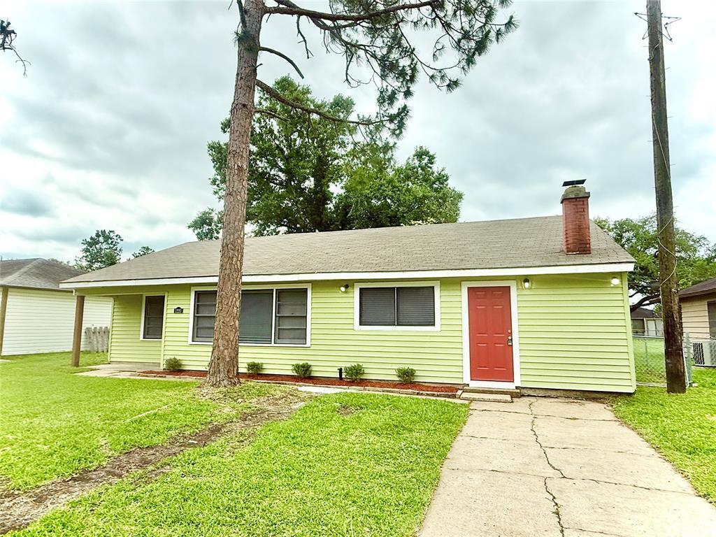 Foto principal - 1220 Chevy Chase Dr
