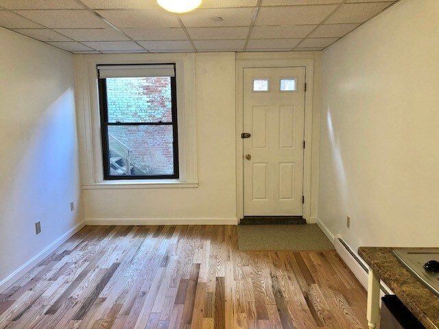Building Photo - 405 Beacon St