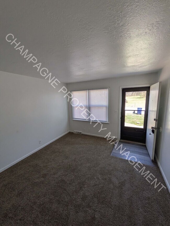 Foto del edificio - 701/703 Deweese St