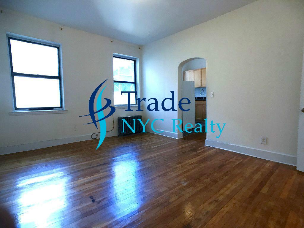 Primary Photo - 180 7th Ave