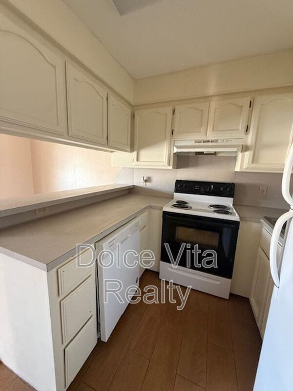 Building Photo - 4105 N 24th Ln