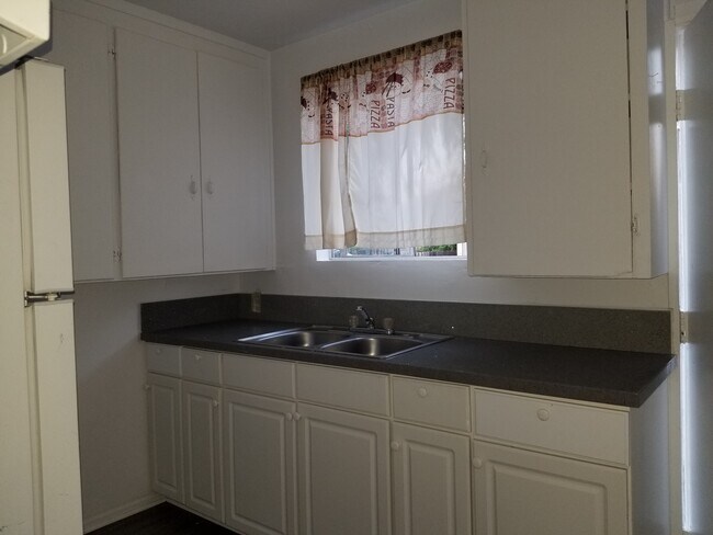 Building Photo - 1237 Massachusetts Ave