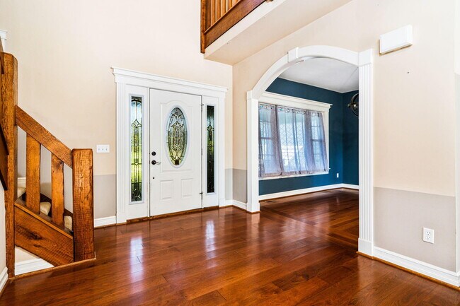 Building Photo - 950 Marshall Lakes Dr