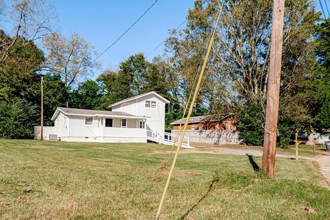 Foto del edificio - 1107 Jackson Ln