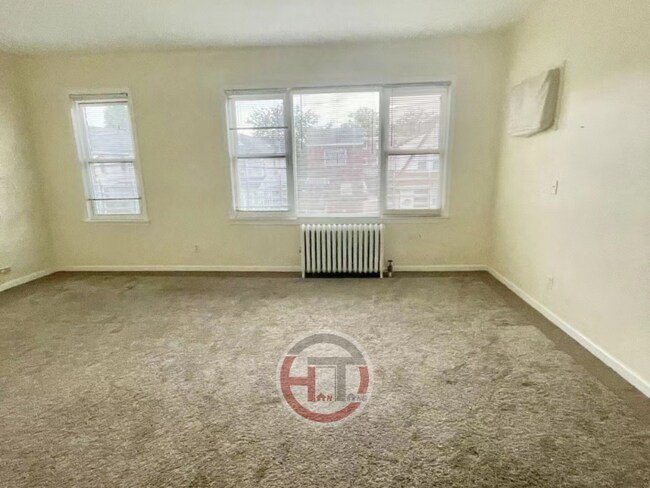 Foto del edificio - 1853 Tomlinson Ave