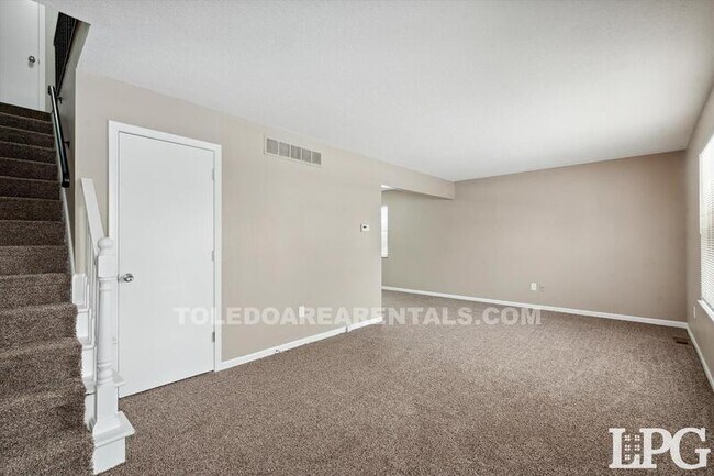 Foto del edificio - 28776 Starbright Blvd