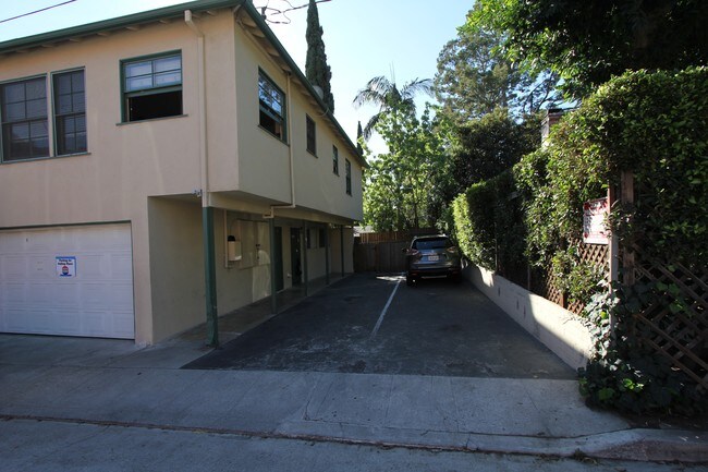 Building Photo - 6100-6110 Glen Alder St