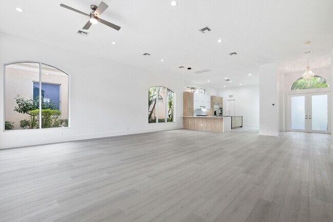 Building Photo - 221 Porto Vecchio Way