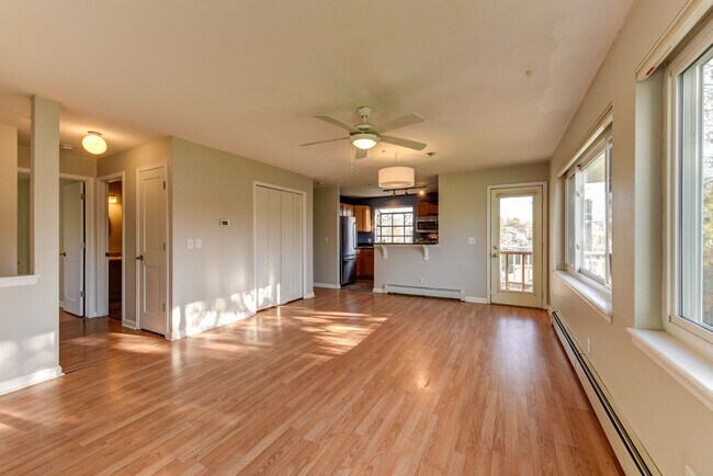 Foto del edificio - 2 Bedroom 2 Bath End Unit Condo with cover...