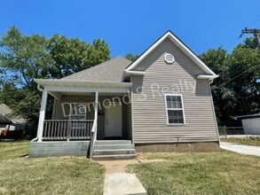 Building Photo - 647 W Central St