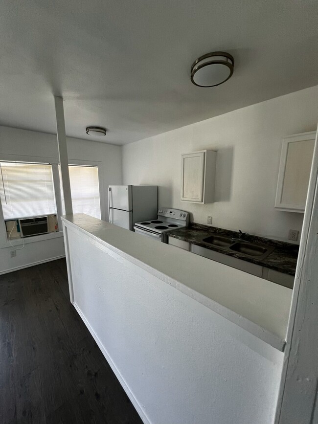Foto del edificio - 522 W Alice Ave
