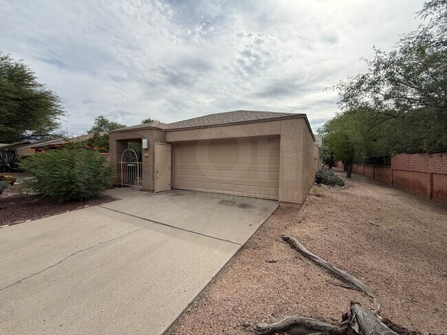 Building Photo - 3160 N Brittlebush Ln
