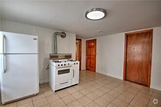 Building Photo - 177 Boyden St