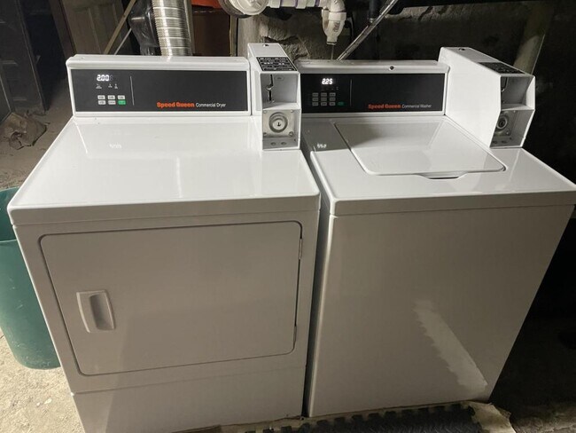 Foto del edificio - 115 Stewart Ave