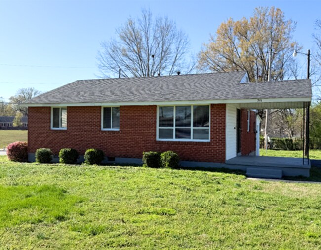 Foto del edificio - Newly updated 3-bedroom, 2-bath home - Open To Section 8