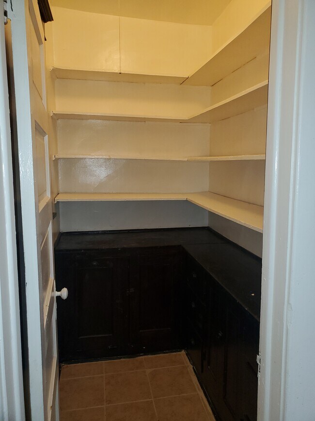 Foto del edificio - 11921 S Lowe Ave