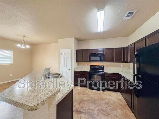 Foto del edificio - 7108 Cameron Park Rd