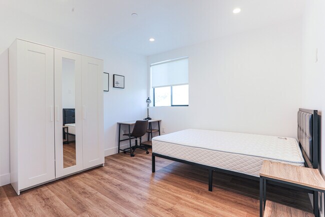Building Photo - 1603 W 35th St