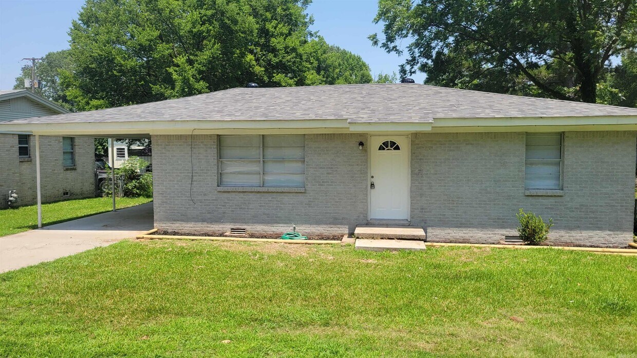 Primary Photo - 412 Graham Rd