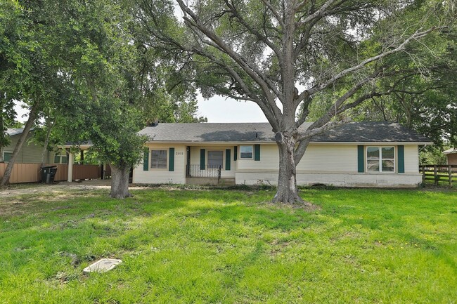 Building Photo - REMODELED Bryan Home AVAILABLE IMMEDIATELY...