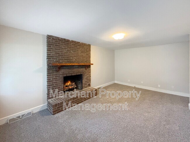 Foto del edificio - 22 Brownwood Dr