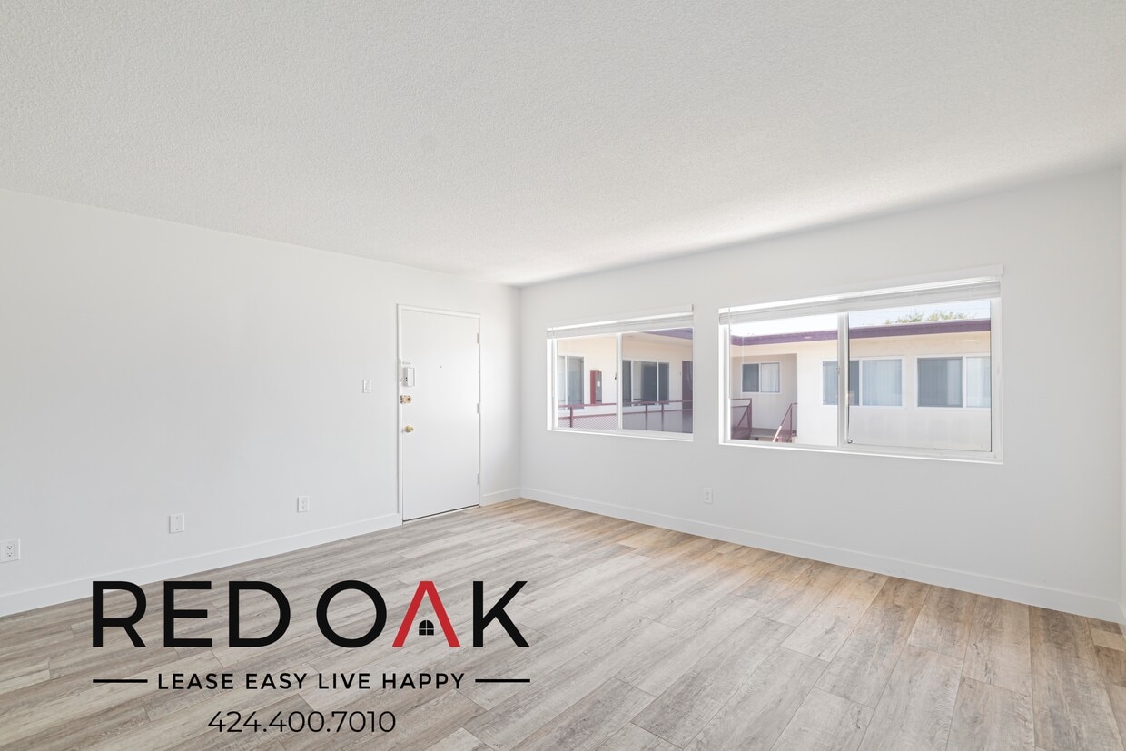 Foto principal - 16924 Crenshaw Blvd