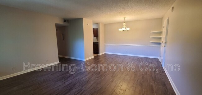 Building Photo - 2929 Selena Dr