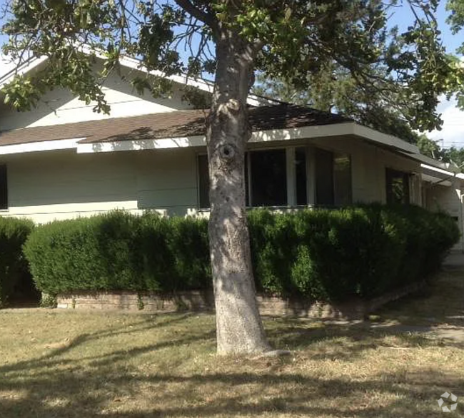 Building Photo - 1322 Topaz Way