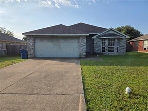 Building Photo - 3013 View Ln