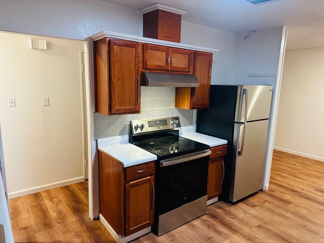 Foto del edificio - 1217 Holiday Pl