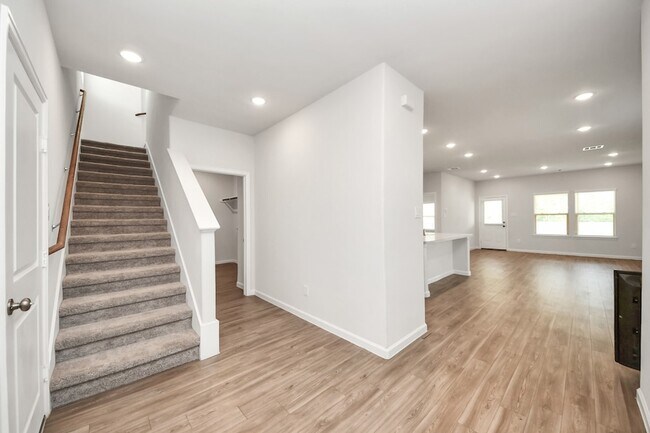 Foto del edificio - 16489 Moss Ln