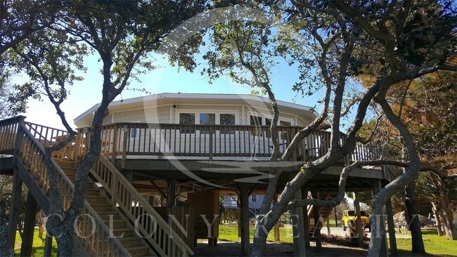 Building Photo - 50076 Kings Point Dr