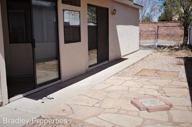 Building Photo - 3 br, 2 bath House - 5241 Desert Shadow
