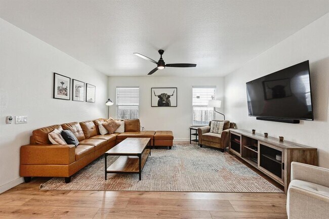 Foto del edificio - 7004 Ashen Ln