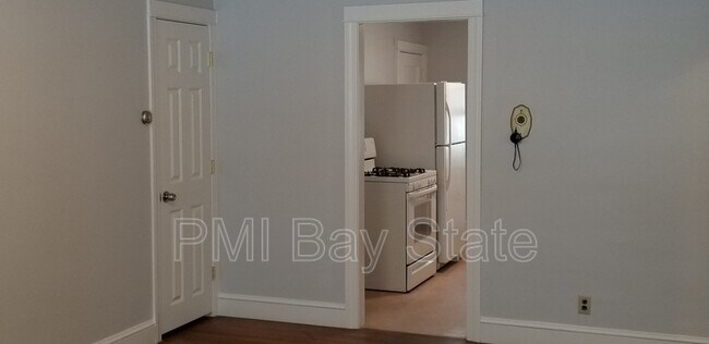 Foto del edificio - 192 Holbrook Rd