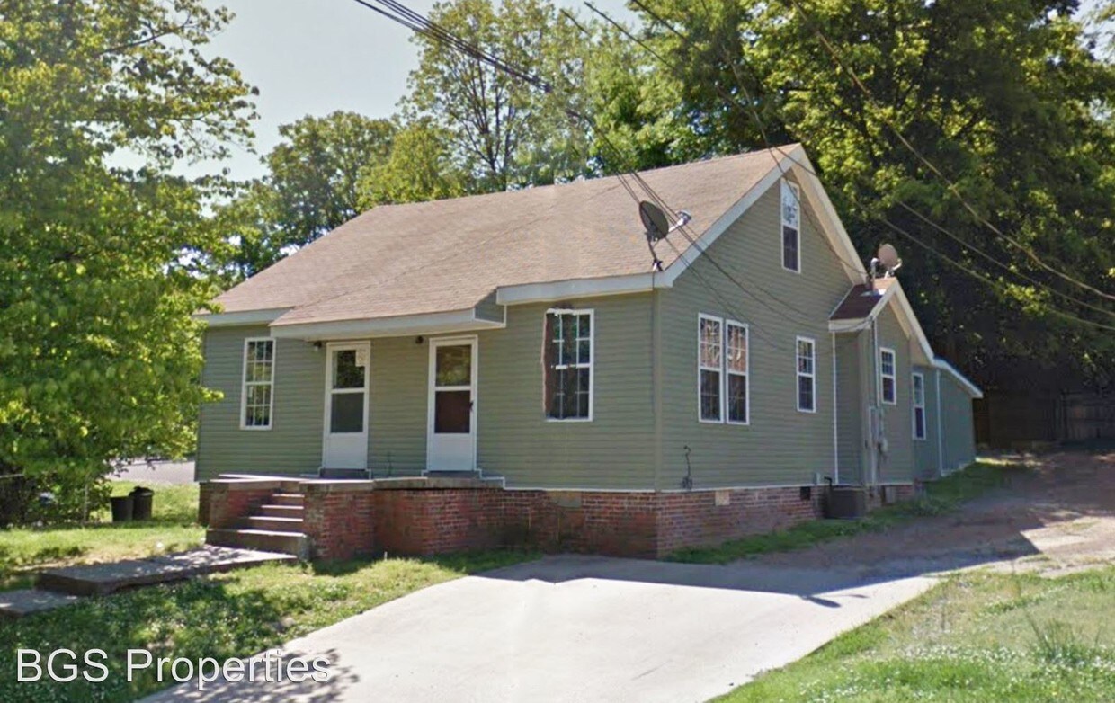 123 Watkins St, Dyersburg, TN 38024 Apartment for Rent in Dyersburg