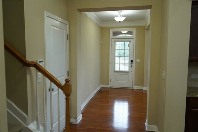 Building Photo - 4570 Wollaston Rd