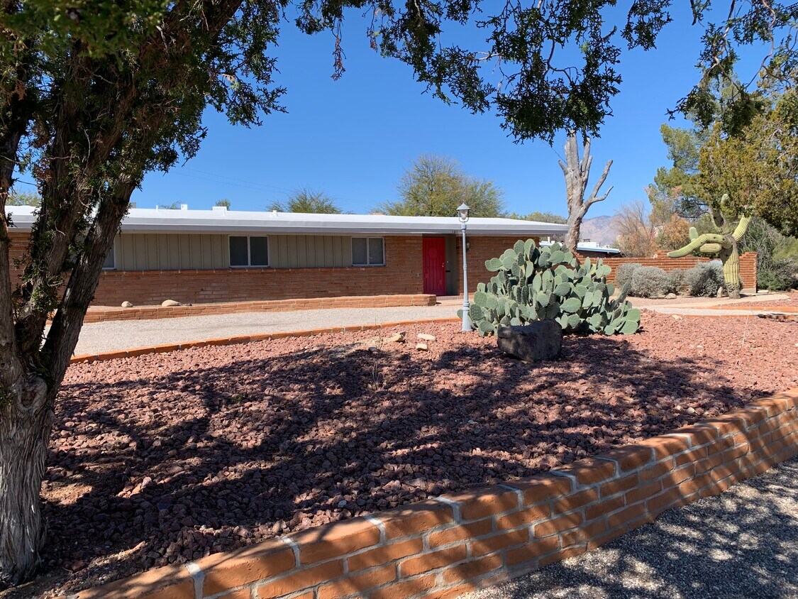 101 N Avenida de San Ramon, Tucson, AZ 85710 House Rental in Tucson, AZ
