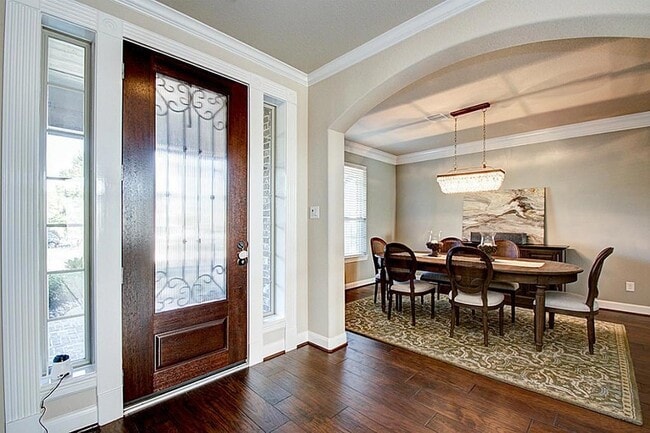 Building Photo - 10 Cayuga Pond Ct