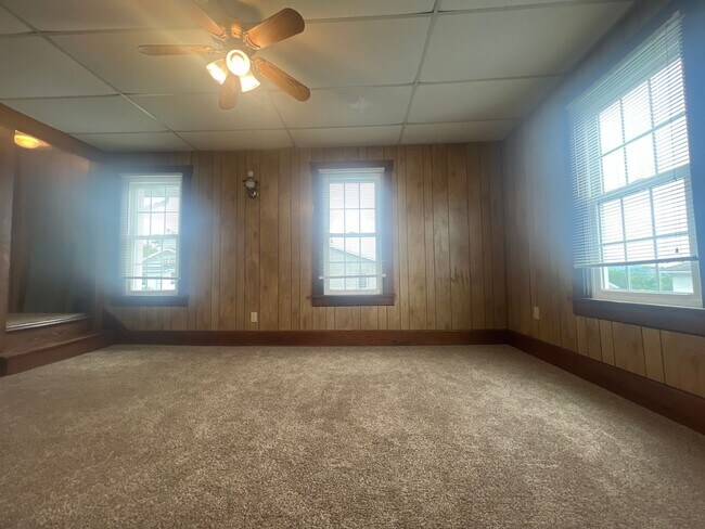 Foto del edificio - Downtown- 3 bedroom House- Available Now!
