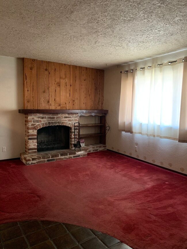 Living room - 7110 Celia Ave