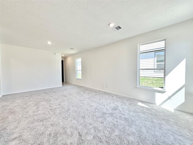 Building Photo - 562 Broken Boulder St