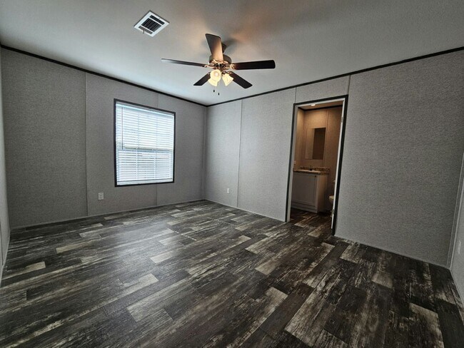 Foto del edificio - 1041 Myakka Dr