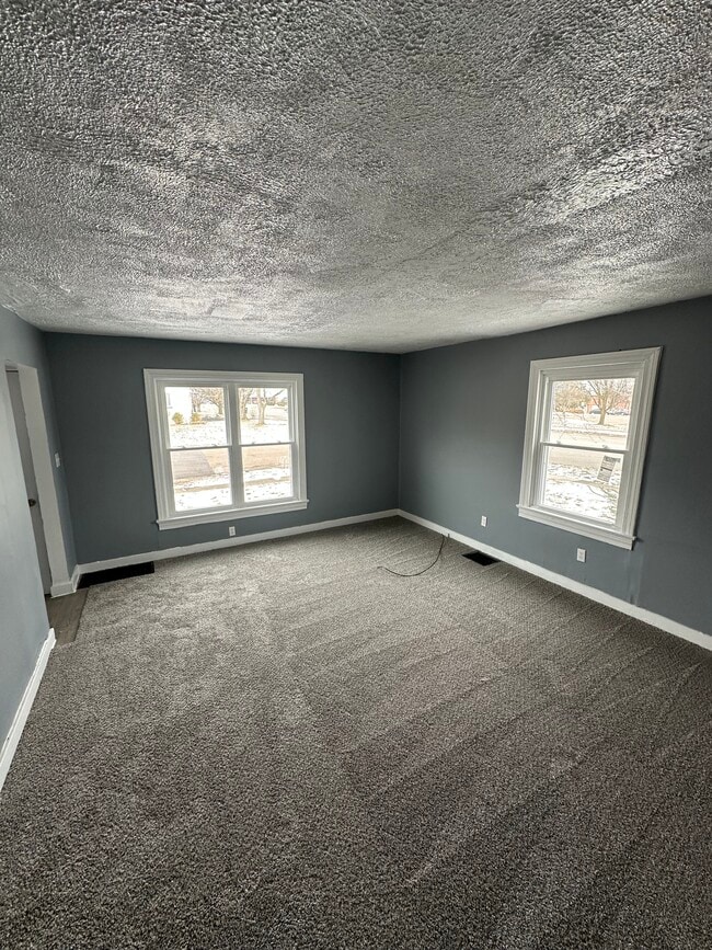 Building Photo - 3000 Larue Dr