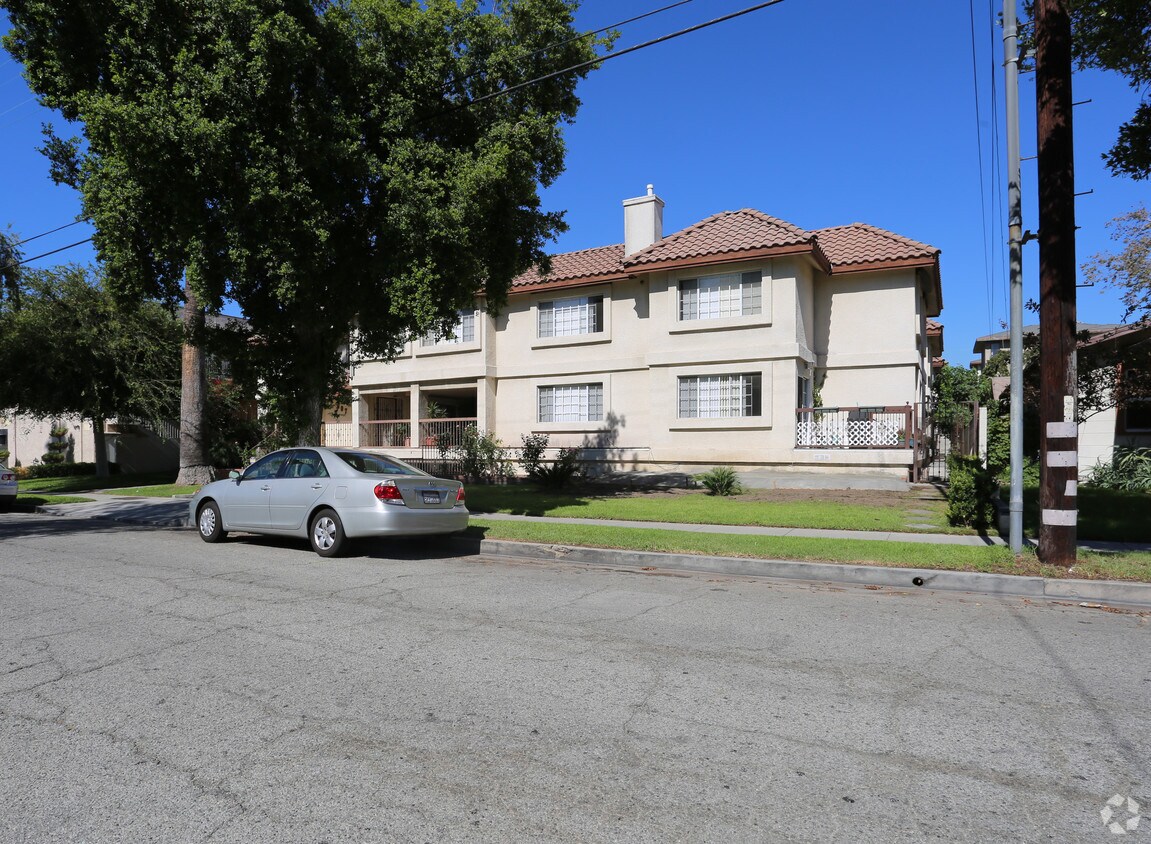 Primary Photo - 707 Raleigh St