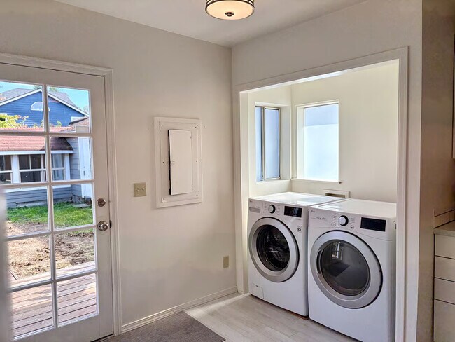 Foto del edificio - 4755 N Pearl St