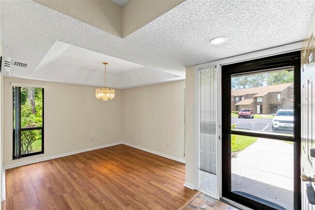 Building Photo - 41 Hembury Ln