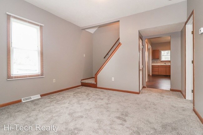 Building Photo - 3 br, 1.5 bath House - 642 Lake Ave